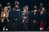 Ona gleda naprijed, on u stranu - Anna Wintour i Edward Enninful na Givenchyjevoj modnoj reviji 2021.