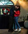 Poljubac Emily i umjetnika Jacka Greera