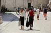 Dubrovnik, 070720. Bozo Vreco i Djurda Tedeschi na Stradunu. Foto: Bozo Radic / CROPIX