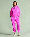 Od prodaje odjeće i modnih dodataka iz kolekcije Pink Pony Ralph Lauren postotak se uplaćuje u istoimeni fond.