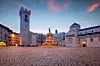 Piazza Duomo s katedralom San Vigilio i Pretorijanskom palačom
