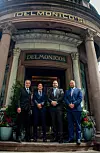Sandro ispred kultnog restorana Delmonico‘s u društvu vlasnika Denisa Tučinovića, managing partnera Darka Matošića i poduzetnika Josepha Licula