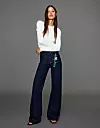 Bershka tamnoplave traperice (29,99 eura)