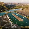 Hipnotics Cable Park je sportski resort namijenjen zaljubljenicima za daskanje na vodi