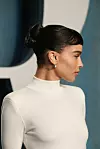 Glumica Zoë Kravitz s besprijekorno ošišanim mikro šiškama