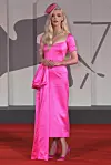 Anya Taylor-Joy u Dior kombinaciji