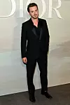 Joseph Quinn na Dior reviji