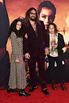 Jason Momoa s kćeri Lole Lolani i sinom Nakoa-Wolfom na svjetskoj premijeri filma The Batman u Los Angelesu