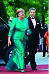 Muž je rijetko prati u javnosti - osim što kao veliki ljubitelj Wagnera s njom redovito ide na operni festival u Bayreuthu