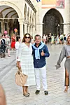 Bivša manekenka Slavica Ecclestone u šetnji Stradunom s Jeanom Alesiem.