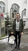 Ponosni tata Thomas sa sinom Nicom prilikom izlaska iz rodilišta