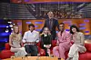 Voditelj svojim slavnim gostima u emisiji snimljenoj prije dva mjeseca - Margot Robbie, Jacob Elordi, Amanda Seyfried, Johannes Radebe i Jacob Alon