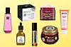 Suho ulje za tijelo i kosu Rituals (20 eura)/ krema za lice i vrat Teaology Ginger Tea Energizing Aqua-Cream (39 eura)/ maska za njegu lica Kiehl's (54 dolara)/ dnevna krema za lice Q+A (8,5 funti)/ serum za njegu tjemena The Body Shop (18 dolara)/ aromaterapijski roll-on sa smirujućim djelovanjem Aesop (190 kn)/ maska za kosu Garnier (38,90 kn)