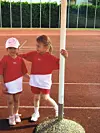 S godinu i pol starijom sestrom Klarom na stadionu Atletskog kluba ‘Sloboda‘