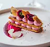 Mille feuille s kremom od pitaje i bijelom čokoladom