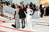 Madelyn Cline, Stella McCartney i Aubrey Plaza
