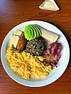 Obilan kostarikanski doručak: jaja, platano, slanina, sir, avokado i riža s grahom...