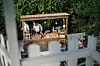U baru A most unusual garden možete kupiti sastojke za spravljanje koktela kod kuće.