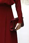 Španjolska kraljica crvenu haljinu kombinira s clutch torbicom