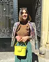 S obzirom na to da obožava kostimiranje, ne čudi što joj je omiljena modna kuća Schiaparelli, upravo zato što su njihovi komadi posebni i drugačiji.