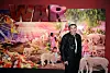 David LaChapelle ispred svog rada 'Holy War' u La Monnaie de Paris museum