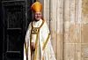 Ceremoniju krunidbe će predvoditi kanterburški nadbiksup Justin Welby koji je u zbornu crkvu stigao dobro raspoložen