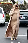 *EXCLUSIVE* West Hollywood, CA - Kris Jenner joined her pregnant daughter Khloe Kardashian during a shopping trip at hot spot Fred Segal in West Hollywood this morning. Pictured: Khloe Kardashian BACKGRID USA 7 MARCH 2018,Image: 365419524, License: Rights-managed, Restrictions: , Model Release: no, Credit line: Javiles / BACKGRID / Backgrid USA / Profimedia
