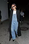 Hailey Bieber jedna je od trendseterica koje tregerice nose u gotovo svim prigodama, bez obzira na to je li riječ o svakodnevnom looku ili svečanijem outfitu