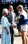 Wimbledonski trofej za pobjedu u pojedinačnoj konkurenciji 1985. uručila mu je Vojvotkinja od Kenta