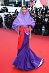 Na Filmskom festivalu u Cannesu 2021. u Valentino kreaciji Fotografija: Shutterstock Editorial/Profimedia
