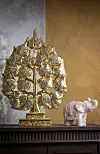U salonu prevladava zlatna boja