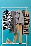 Vesta Barbara Lebek, Nama, 99,99 €/ Hlače Image Haddad 68,90 €/ Jakna Sisley 189 €/ Hlače Gerry Weber 144,99 €/ Vesta M.X.O., Centra 59,99 €/ Tenisice Tosca Blu 209,99 €