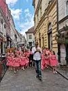 Njegovu šetnju gradu su svi morali zamijetiti