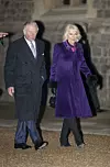 Princ Charles i Camilla dočekali su svoj red za cijepljenje.