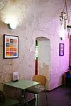 U uređenju interijera kojeg potpisuje Matija miješaju se roh bau estetika i pop-art stil