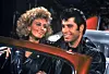 Olivia Newton-John i John Travolta u sceni iz filma