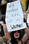 'Wayne, s nama ćeš sigurno zabiti', glasila je poruka navijačica 2004.
