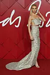 Poppy Delevingne na dodjeli modnih nagrada u Royal Albert Hallu lanjskog prosinca