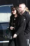 Dakota Johnson nedavno je viđena s velikim prstenom na lijevoj ruci što je potaknulo šuškanja o zarukama poznatog para