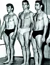 Kao predstavnik Škotske (u sredini) na natjecanju za Mistera Univerzuma, 1953.