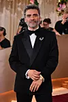 Oscar Isaac začinio je smoking s blistavim brošem