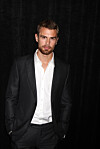 Theo James igrao je turskog diplomata