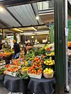 Borough Market jedna je od najvećih i najstarijih tržnica hrane u Londonu, a datira iz 12. stoljeća