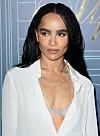 Model Chrissy Teigen (na glavnoj fotografiji sa suprugom Johnom Legendom) jedna je od rijetkih koja je priznala vađenje masti iz obraza; glumica Zoë Kravitz o tome se nije izjašnjavala