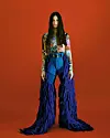 Ana nosi majicu DESIGUAL; hlače SALICULA by Nika Vrbica; remen RESERVED