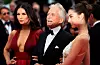 Michael Douglas na ceremoniji otvaranja sa suprugom Catherine Zeta Jones i kćerkom Carys Zeta Douglas