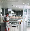 Patricia de Nicolaï 1989. u svom pariškom laboratoriju