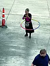Plešuća baka nastupa kao ulična umjetnica na Stripu.