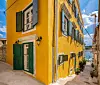 Palazzo Viridis Heritage nalazi se u Milni na Braču