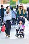 Sophie Turner s kćerima Willow i Delphine u New Yorku